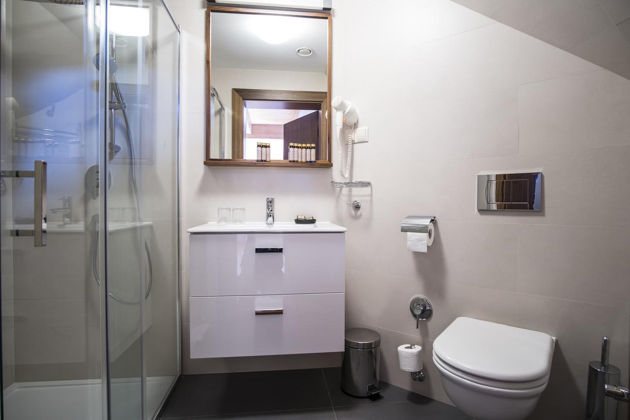 Deluxe Vierbettzimmer mit Balkon